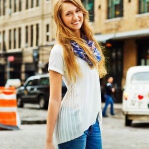 American Eagle Happy Hour T-Shirt Maroon